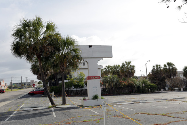 Palms Court in Myrtle Beach, SC - Building Photo - Building Photo