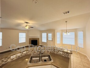 8514 Snakeweed Dr in Converse, TX - Building Photo - Building Photo