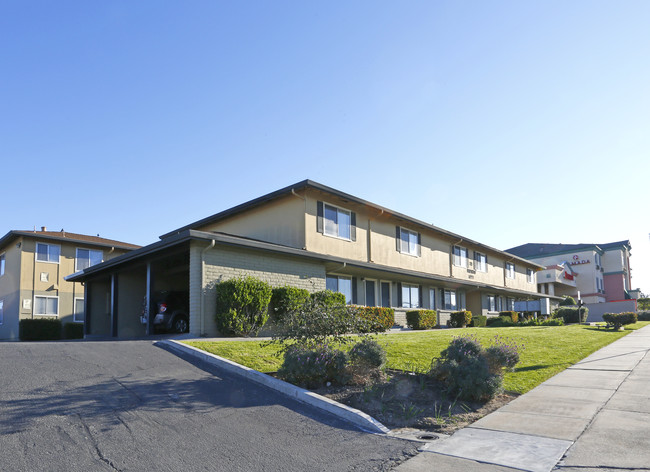 Driftwood Apartments in Marina, CA - Foto de edificio - Building Photo