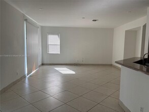 3946 W Whitewater Ave in Weston, FL - Building Photo - Building Photo