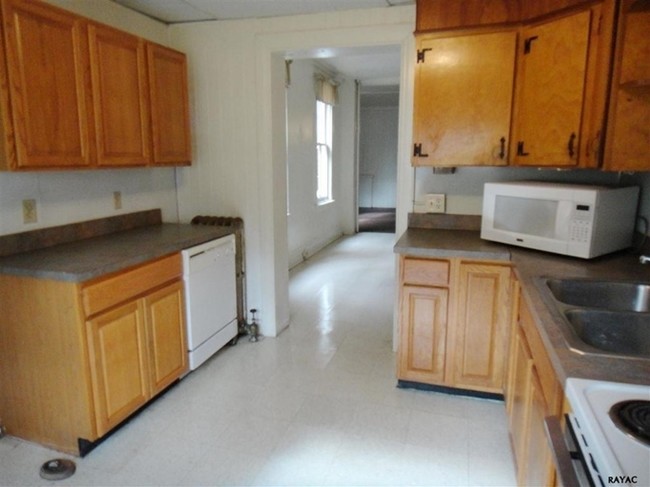 144 W Jackson St in York, PA - Building Photo - Interior Photo