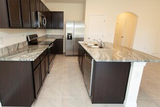 13778 NW 9th Rd in Newberry, FL - Building Photo - Building Photo