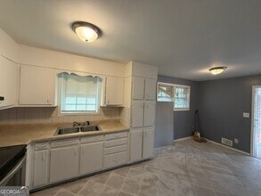 1364 Stoneham Ct in Atlanta, GA - Building Photo - Building Photo