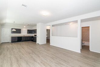 8622 Wilkins Oaks Dr in Houston, TX - Foto de edificio - Building Photo
