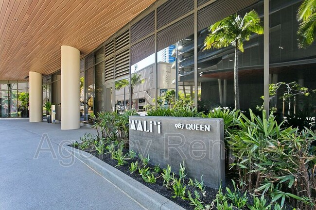 property at 987 Queen St