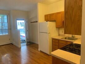 202 Hurley St in Cambridge, MA - Building Photo