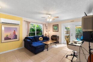 29284 Coconut Palm Dr in Big Pine Key, FL - Building Photo
