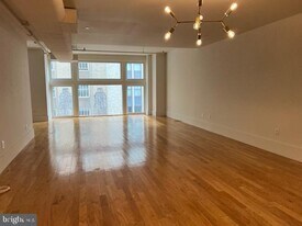 1615 Walnut St in Philadelphia, PA - Building Photo