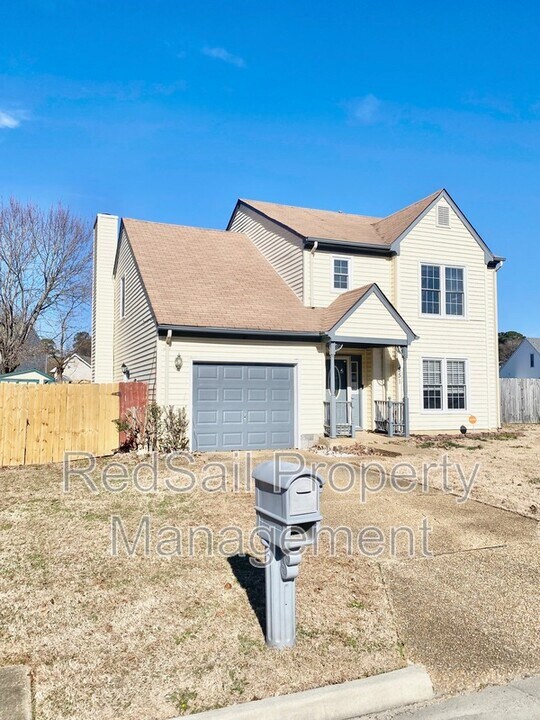 851 Weston Ct in Newport News, VA - Building Photo
