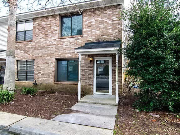 1915 Tropicana Rd in North Charleston, SC - Building Photo