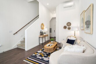 7500 15th Ave NW in Seattle, WA - Building Photo - Building Photo