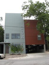 304 E 30th St in Austin, TX - Building Photo - Building Photo
