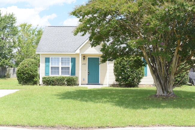 6923 Alamosa Dr in Wilmington, NC - Building Photo - Building Photo