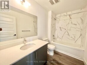 1101 Lackner Pl in Kitchener, ON - Building Photo - Building Photo
