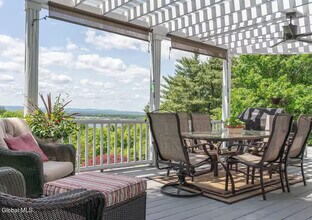 27 Hill Rd in Saratoga Springs, NY - Building Photo - Building Photo