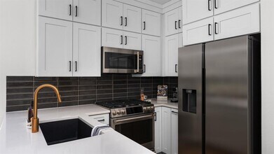 2913 Chennault St in Austin, TX - Building Photo - Building Photo