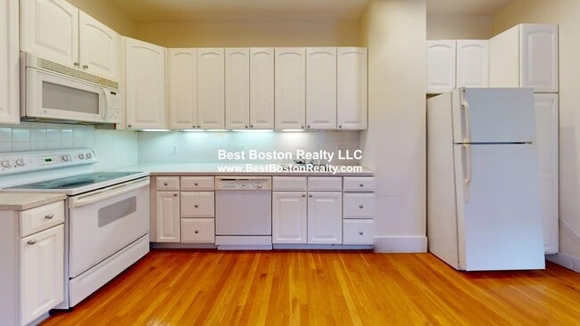 property at 91 Trowbridge St
