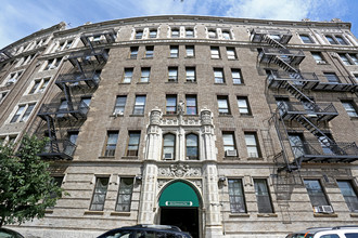 884 Riverside Dr in New York, NY - Building Photo - Building Photo