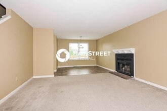 7 Rustic Meadow Ct in St. Peters, MO - Foto de edificio - Building Photo