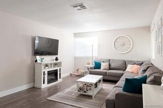 14329 Erin Ln in Poway, CA - Building Photo - Building Photo