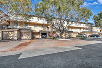 2060 Greenview Shores Blvd in Wellington, FL - Building Photo - Building Photo