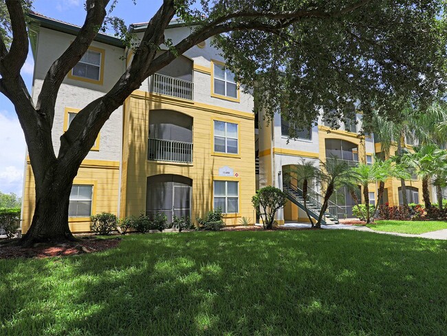 11480 Villa Grand in Ft. Myers, FL - Foto de edificio - Building Photo