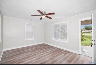 4013 9th Ave SW in Huntsville, AL - Building Photo - Building Photo
