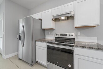 2114 S Thatcher Ct in Wichita, KS - Building Photo - Building Photo