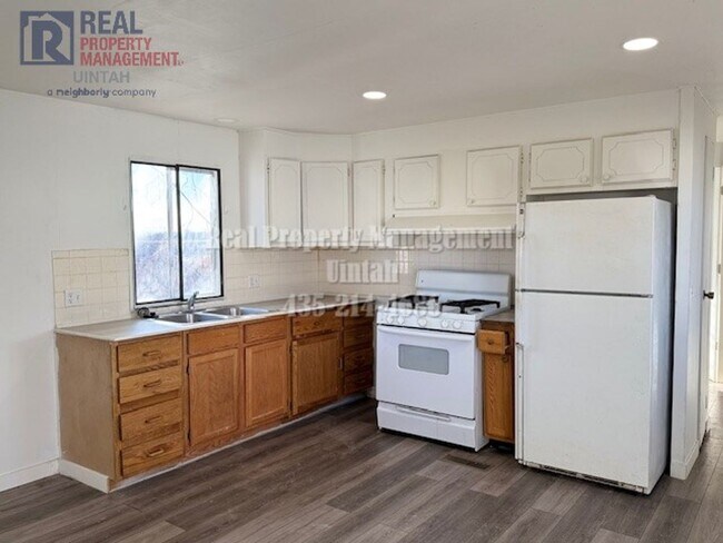 5 W King St in Altamont, UT - Building Photo - Building Photo