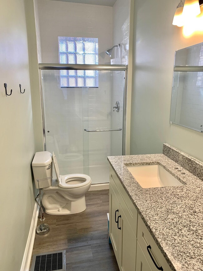 2457 Fairview Ave, Unit Fairview #1 in Cincinnati, OH - Building Photo - Building Photo