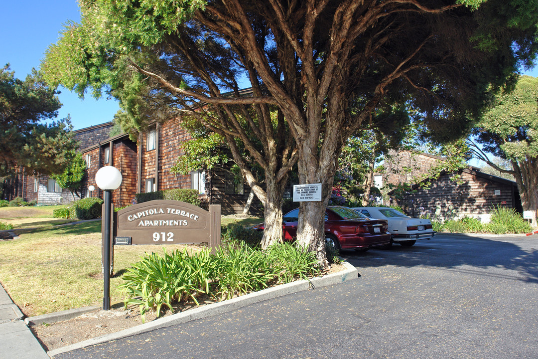 Capitola Terrace Apartments in Capitola, CA - Building Photo