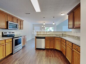 15518 Farmland Ct in Noblesville, IN - Foto de edificio - Building Photo