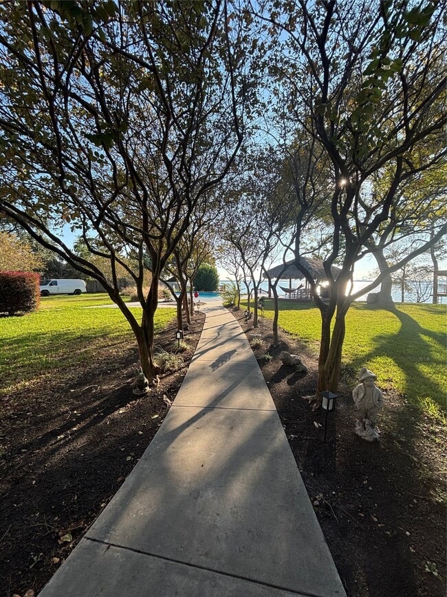 property at 2 Bayvilla Dr