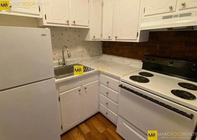 6 S Huntington Ave, Unit South Huntington Ave in Boston, MA - Building Photo - Building Photo