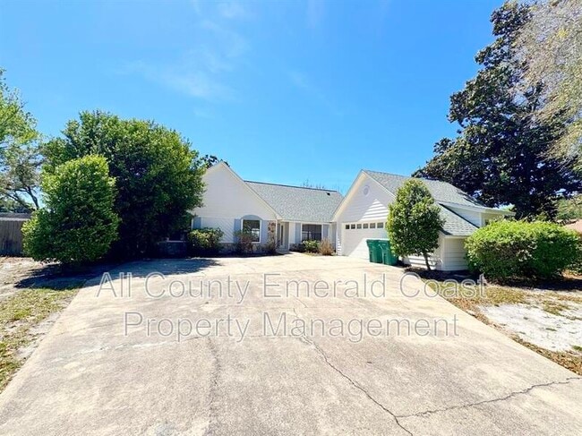 710 Swan Ln in Destin, FL - Building Photo - Building Photo