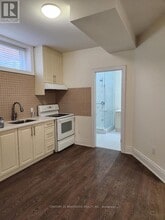 33 Scarborough Golf Club Rd in Toronto, ON - Building Photo - Building Photo