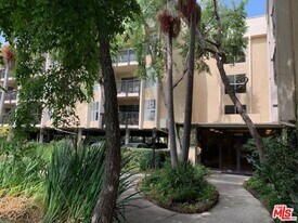 1115 Raintree Cir in Culver City, CA - Building Photo