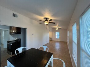 2725 Deer St in Corpus Christi, TX - Building Photo - Building Photo