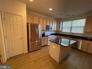 21784 Oakville Terrace in Ashburn, VA - Building Photo