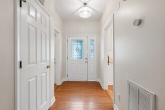 7636 Astoria Pl in Raleigh, NC - Building Photo - Building Photo
