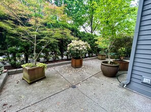 1923 42nd Ave E in Seattle, WA - Building Photo - Building Photo