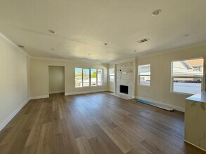 10622 McVine Ave in Los Angeles, CA - Building Photo - Building Photo