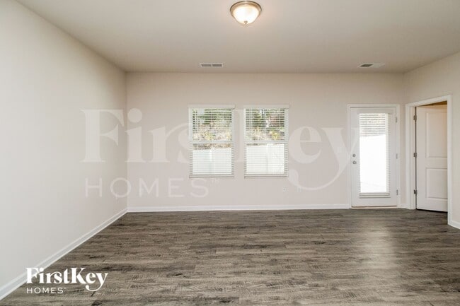 2080 Cypress Village Dr NW, Unit H in Concord, NC - Foto de edificio - Building Photo