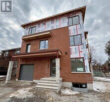 2 Iona St in Ottawa, ON - Building Photo