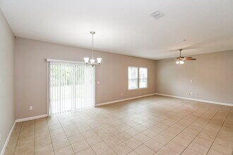11085 Haws Ln in Jacksonville, FL - Building Photo - Building Photo