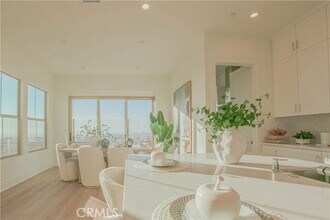 137 Oakstone in Irvine, CA - Building Photo - Building Photo