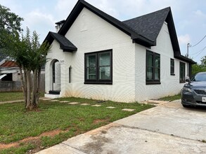 300 S Saunders Ave in Tyler, TX - Building Photo - Building Photo