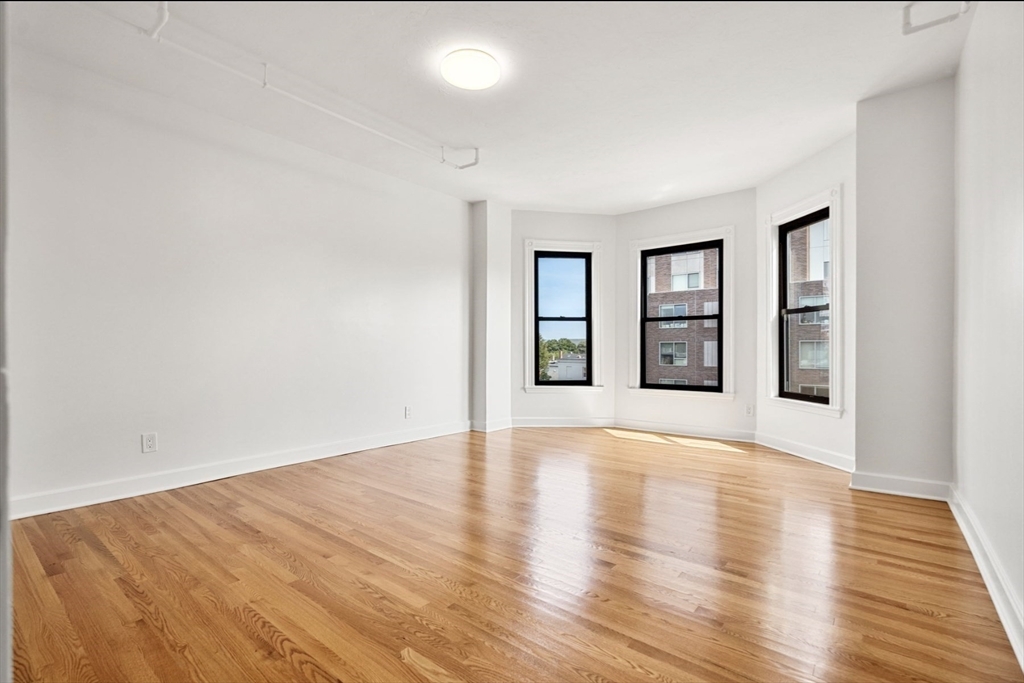 434 Massachusetts Ave-Unit -2 in Cambridge, MA - Foto de edificio