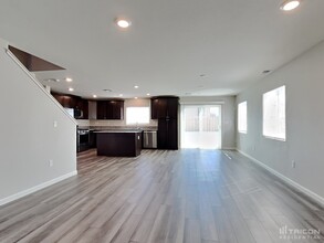 8960 Elk Ravine Dr in Reno, NV - Building Photo - Building Photo
