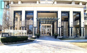 18 Kenaston Gardens in Toronto, ON - Building Photo - Building Photo